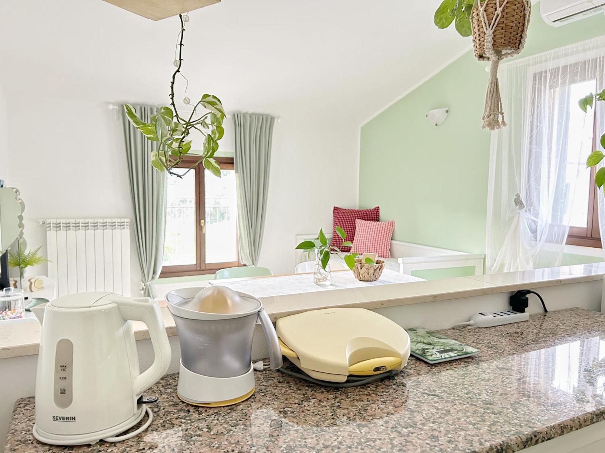 Ulivi - Comodita E Tranquillita Con Patio E Parcheggio